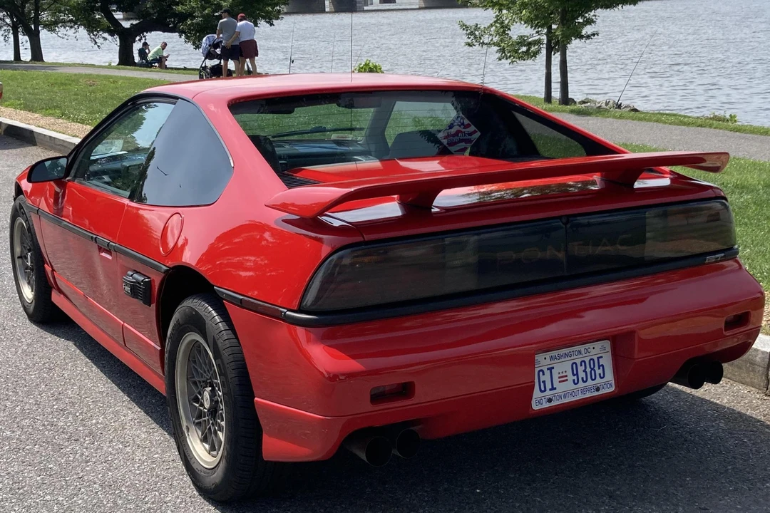 1986 Pontiac Fiero GT - Image 5 of 31