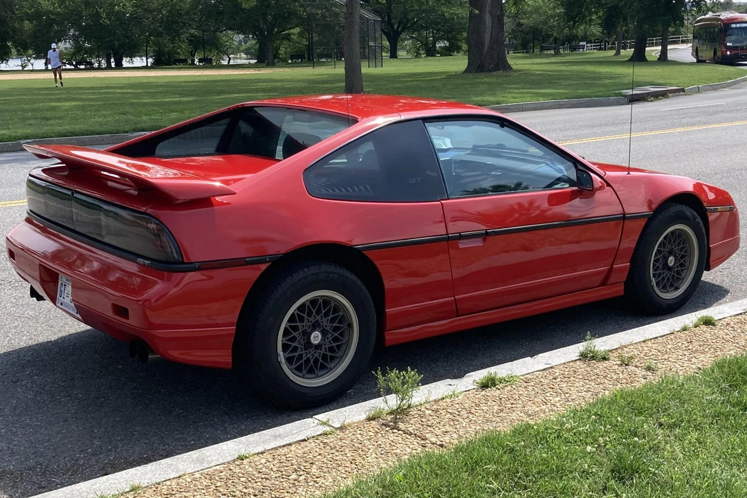 1986 Pontiac Fiero GT - Image 4 of 31