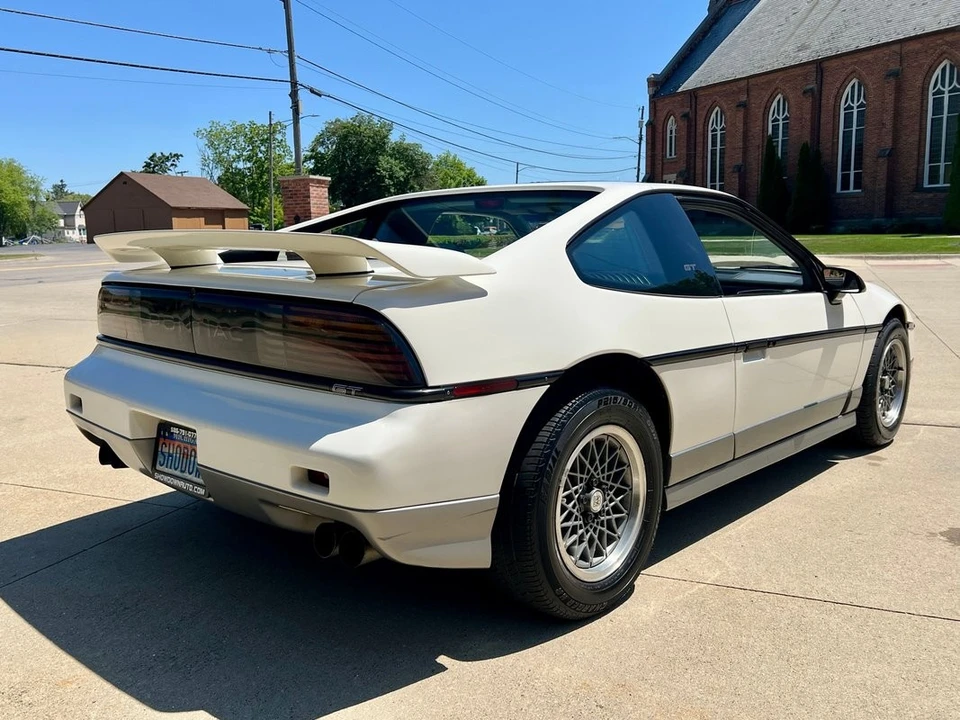 1986 Pontiac Fiero GT - Image 5 of 31