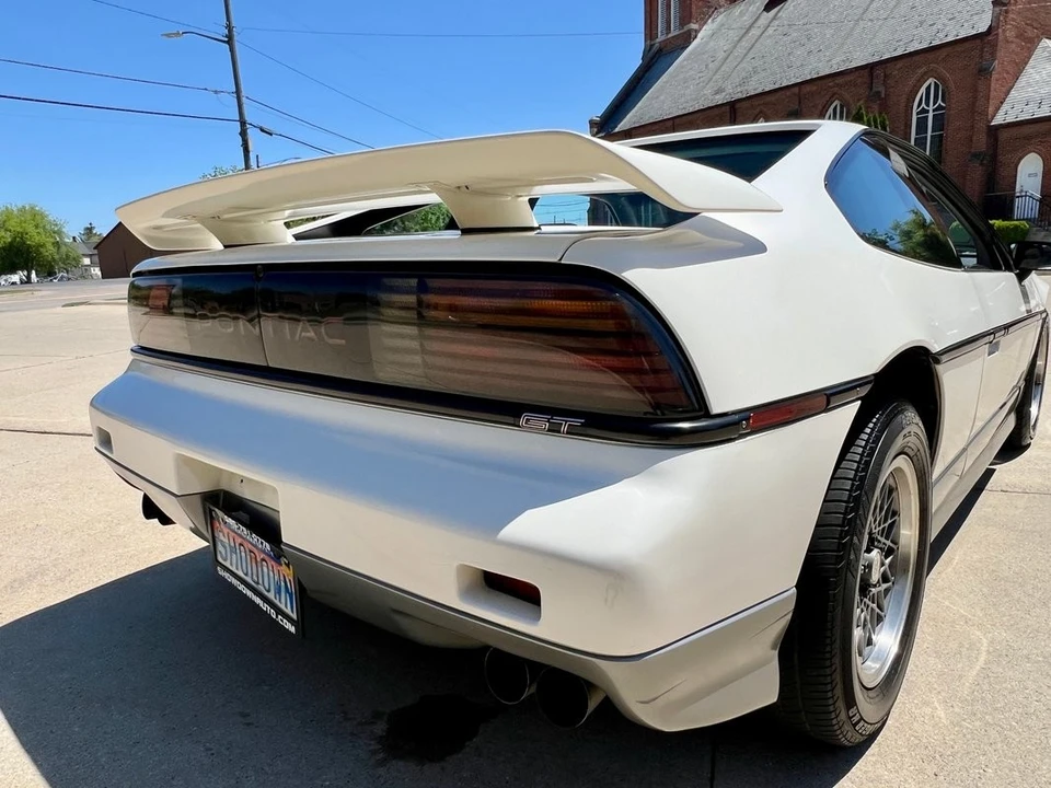 1986 Pontiac Fiero GT - Image 21 of 31