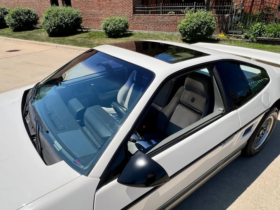 1986 Pontiac Fiero GT - Image 25 of 31