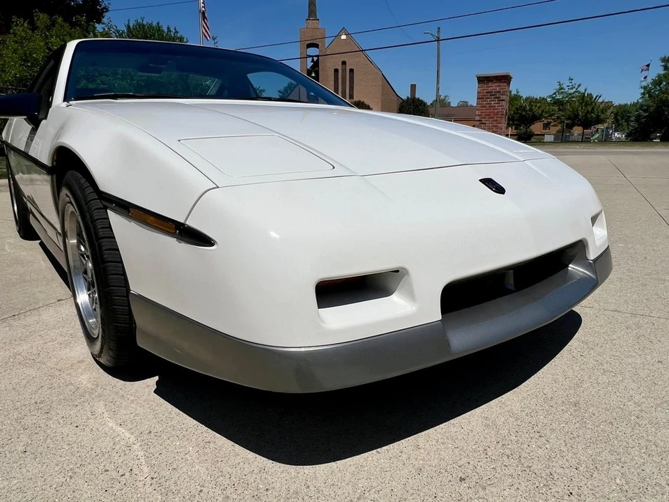 1986 Pontiac Fiero GT - Image 18 of 31