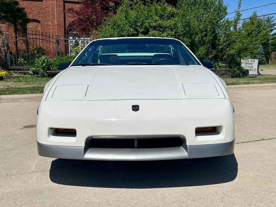 1986 Pontiac Fiero GT - Image 2 of 31