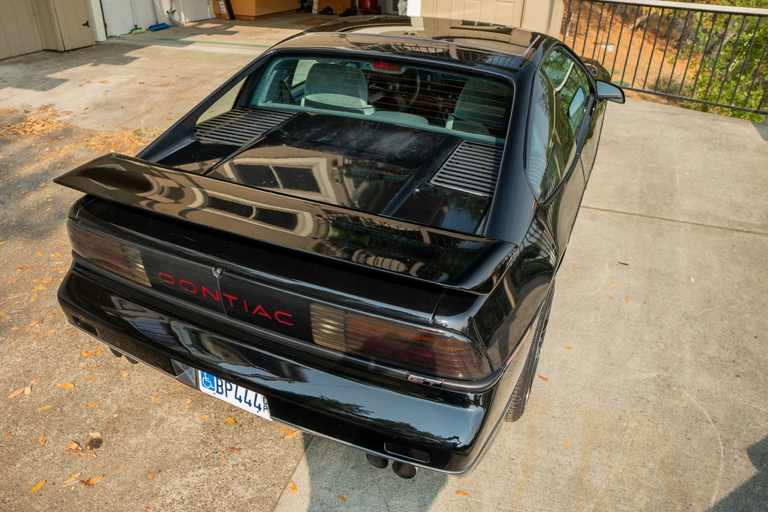 1986 Pontiac Fiero GT - Image 23 of 31