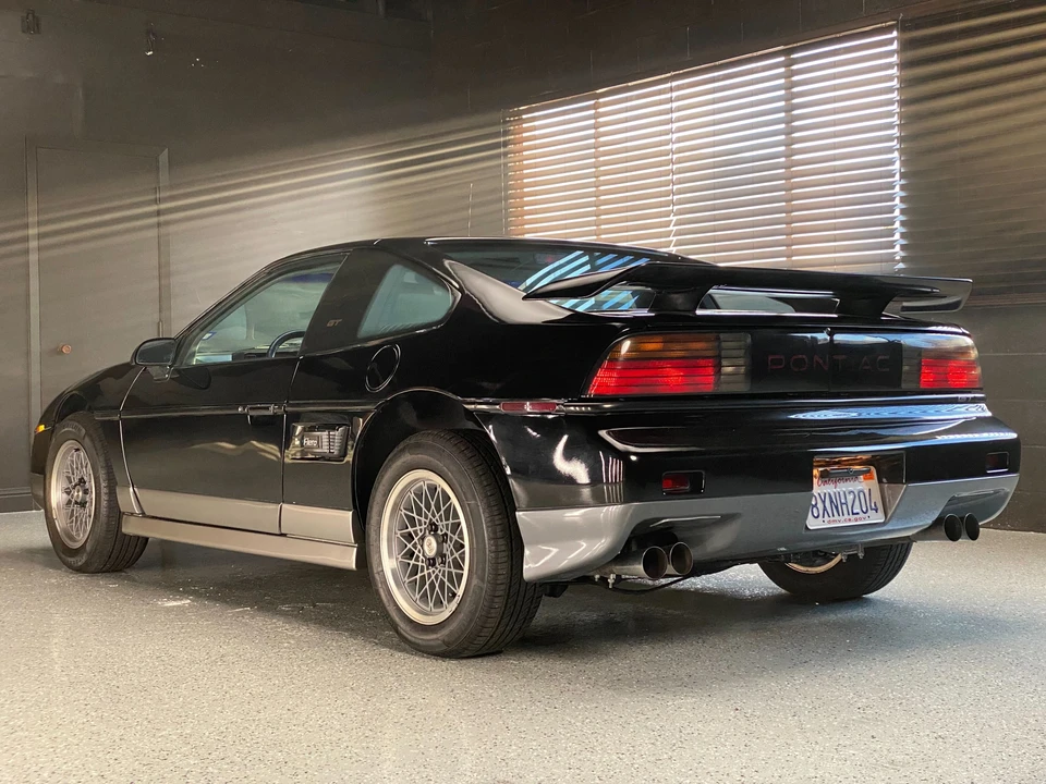 1986 Pontiac Fiero GT - Image 3 of 31