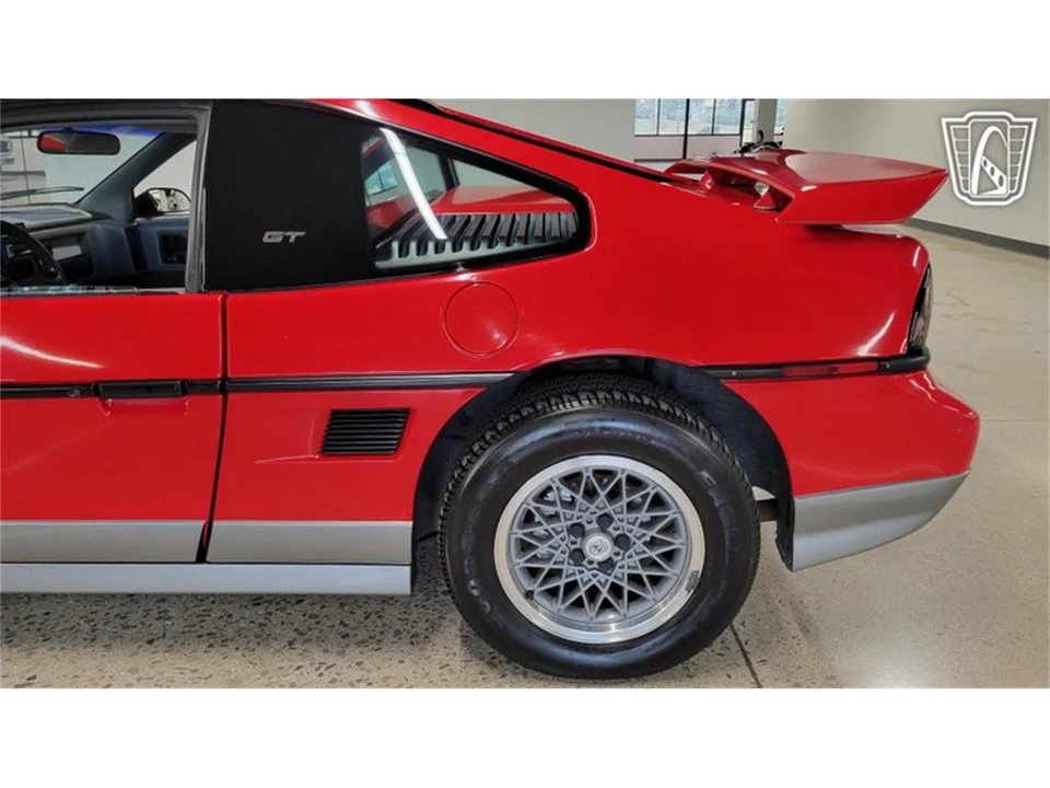 1986 Pontiac Fiero GT - Image 26 of 31