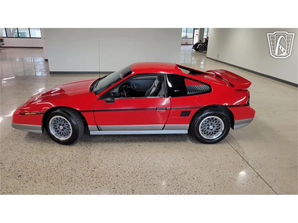 1986 Pontiac Fiero GT - Image 22 of 31