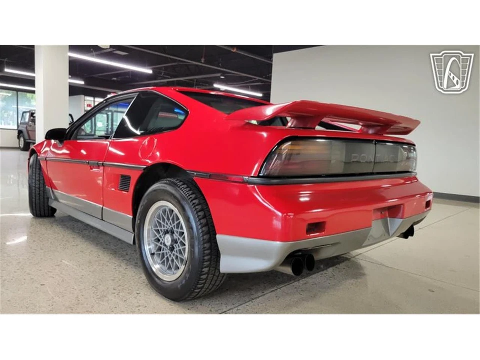 1986 Pontiac Fiero GT - Image 27 of 31