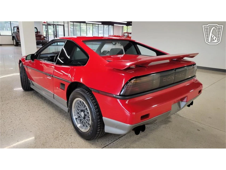 1986 Pontiac Fiero GT - Image 28 of 31