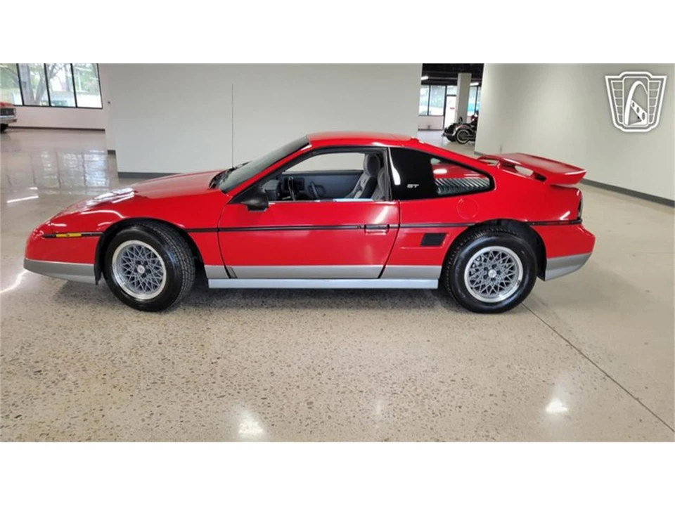 1986 Pontiac Fiero GT - Image 23 of 31