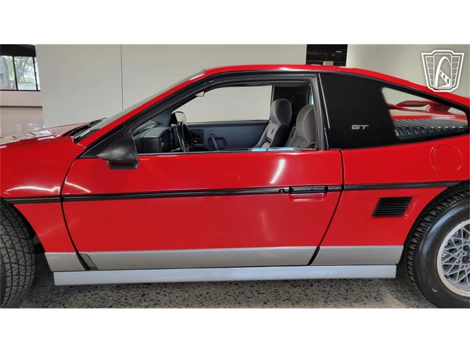 1986 Pontiac Fiero GT - Image 25 of 31