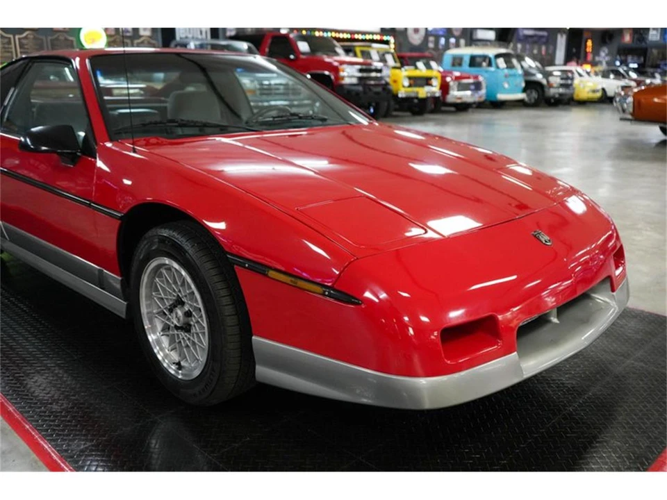 1986 Pontiac Fiero GT - Image 29 of 31