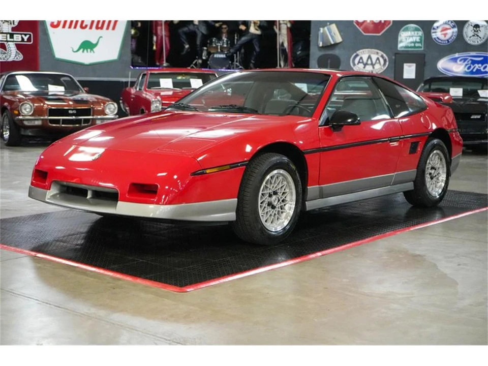 1986 Pontiac Fiero GT - Image 18 of 31