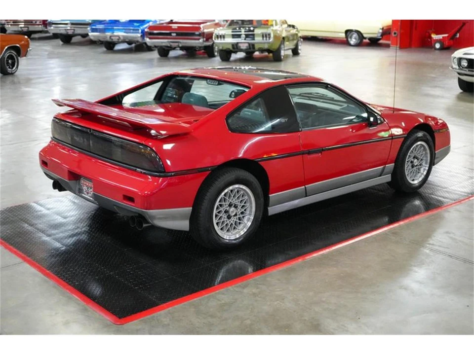 1986 Pontiac Fiero GT - Image 14 of 31
