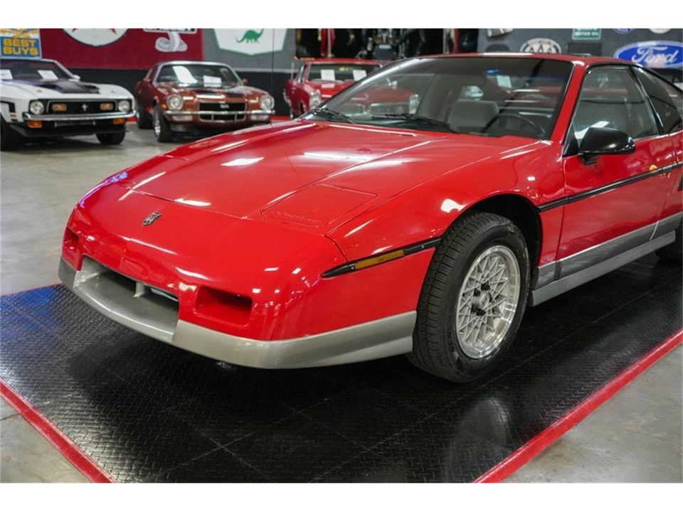 1986 Pontiac Fiero GT - Image 26 of 31