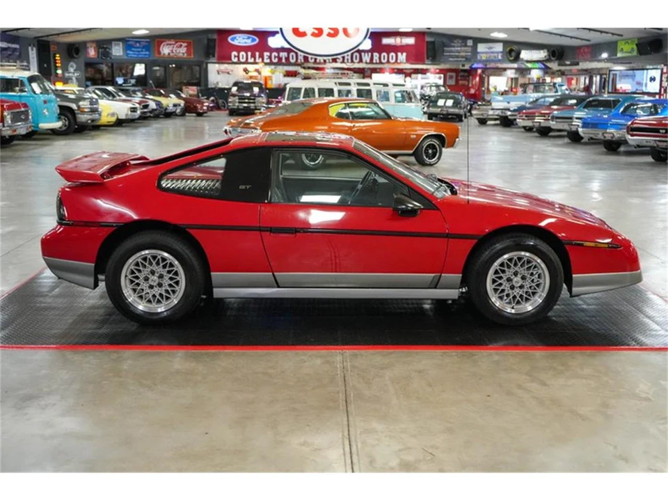 1986 Pontiac Fiero GT - Image 7 of 31