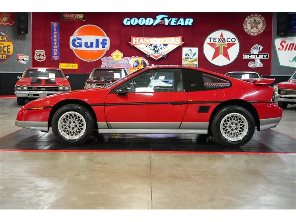 1986 Pontiac Fiero GT - Image 19 of 31