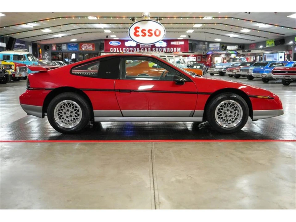 1986 Pontiac Fiero GT - Image 23 of 31