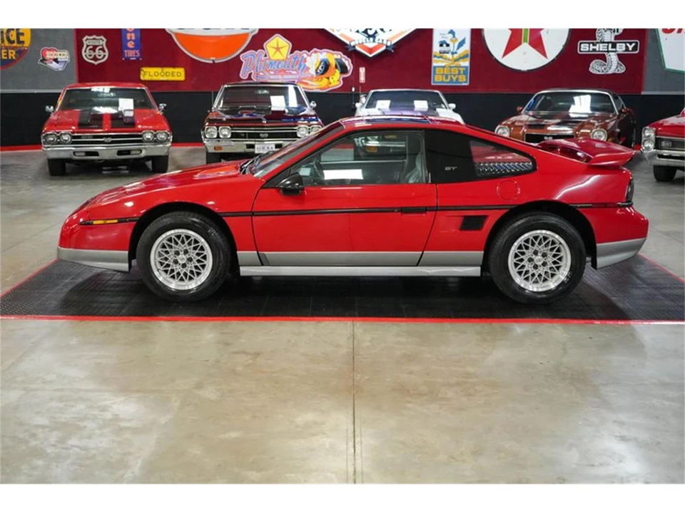1986 Pontiac Fiero GT - Image 3 of 31