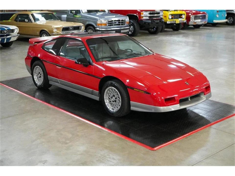 1986 Pontiac Fiero GT - Image 16 of 31