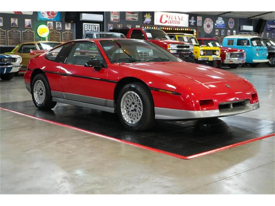 1986 Pontiac Fiero GT - Image 24 of 31