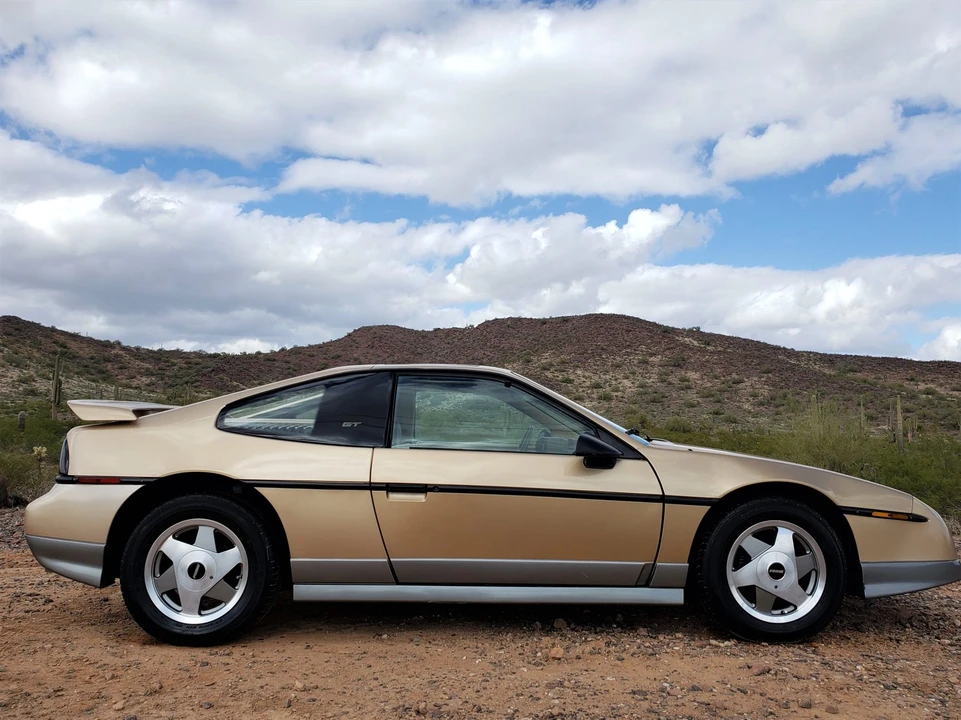 1986 Pontiac Fiero GT - Image 12 of 31