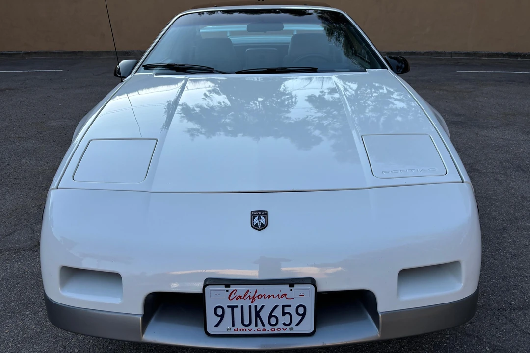 1986 Pontiac Fiero GT - Image 2 of 31