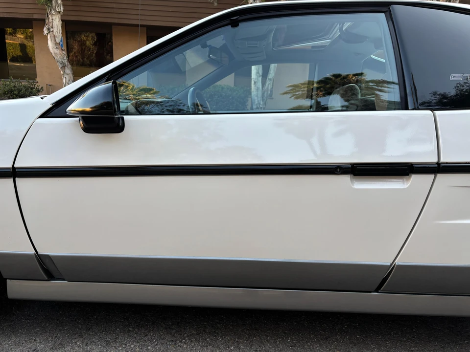 1986 Pontiac Fiero GT - Image 24 of 31