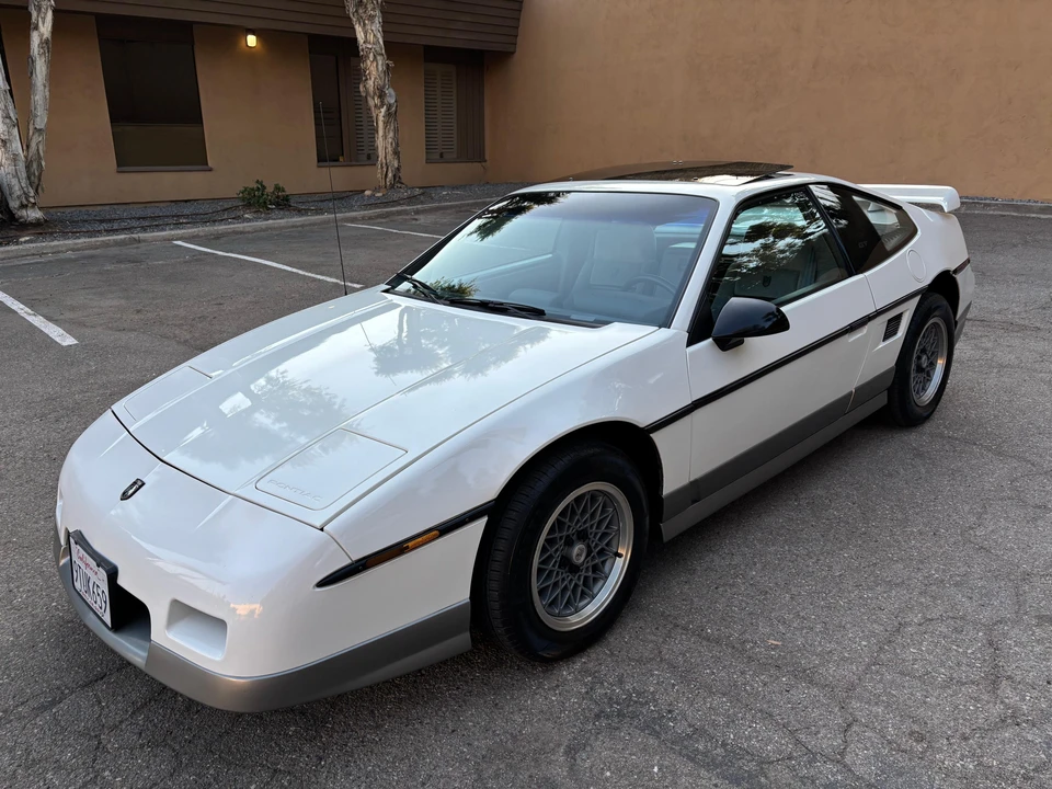 1986 Pontiac Fiero GT - Image 6 of 31
