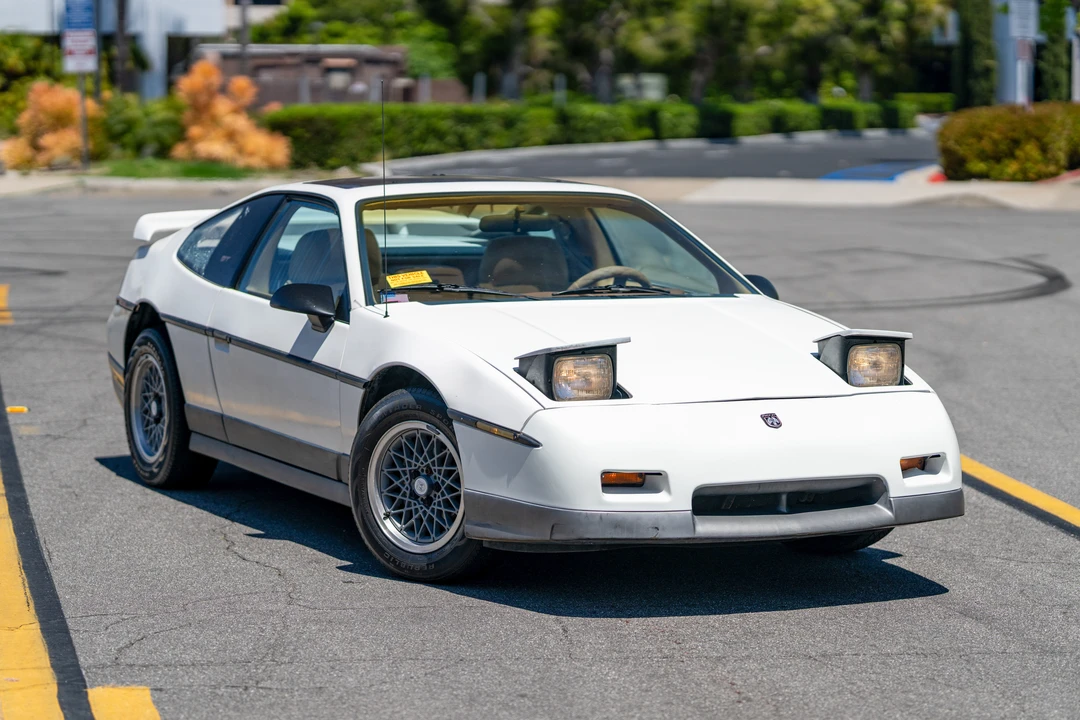 1986 Pontiac Fiero GT - Image 6 of 31