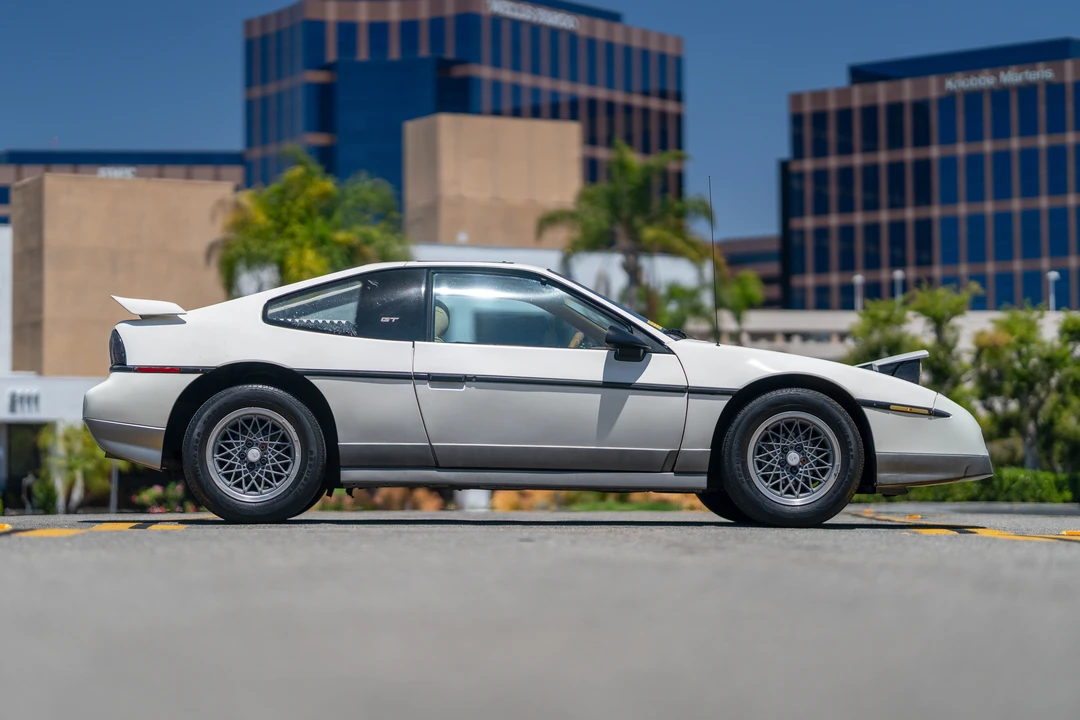 1986 Pontiac Fiero GT - Image 7 of 31