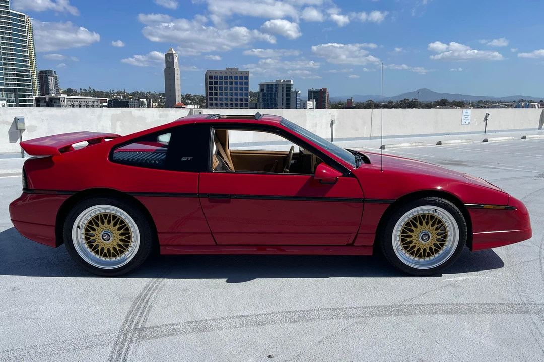 1986 Pontiac Fiero GT - Image 3 of 31