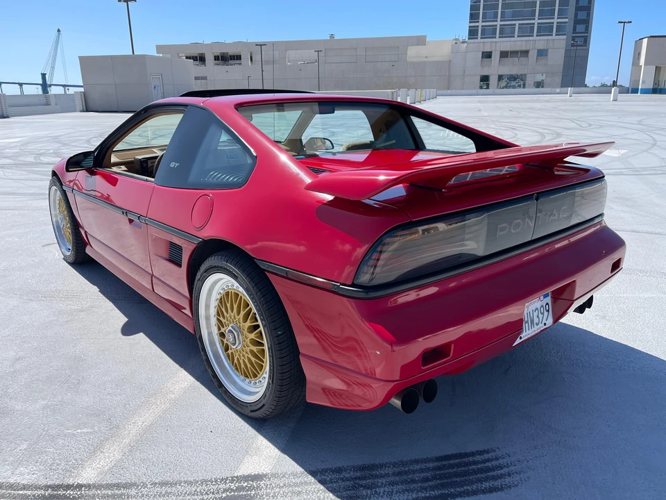 1986 Pontiac Fiero GT - Image 15 of 31