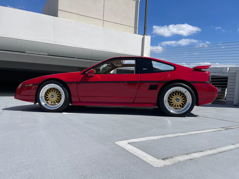 1986 Pontiac Fiero GT - Image 11 of 31