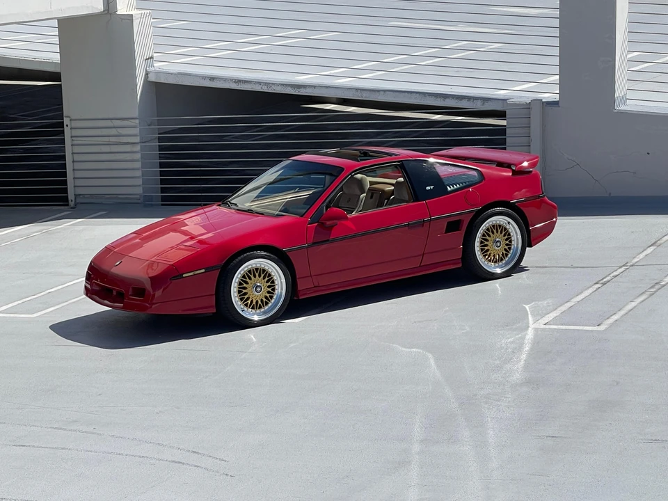 1986 Pontiac Fiero GT - Image 9 of 31