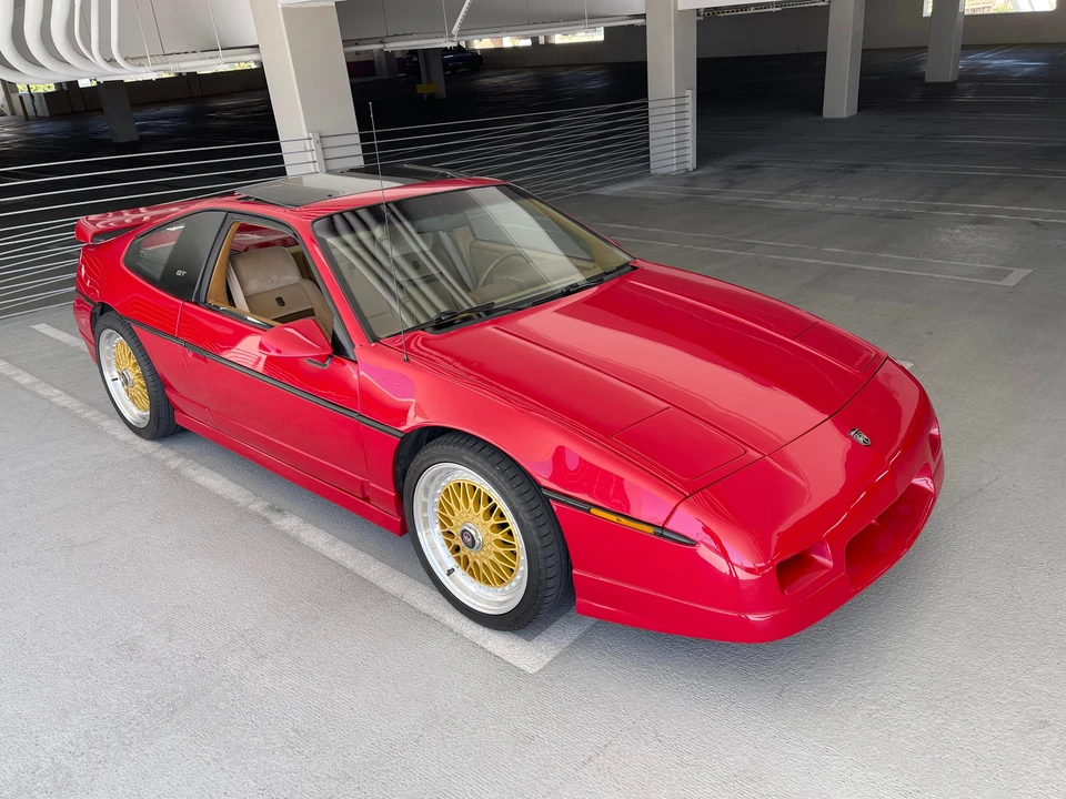 1986 Pontiac Fiero GT - Image 24 of 31