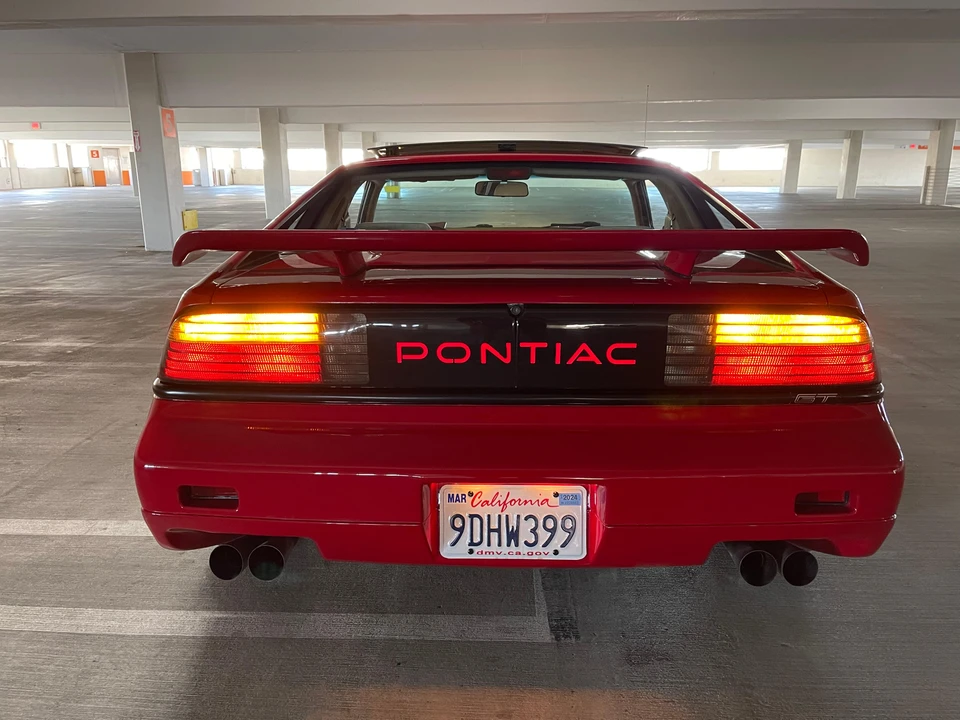 1986 Pontiac Fiero GT - Image 17 of 31