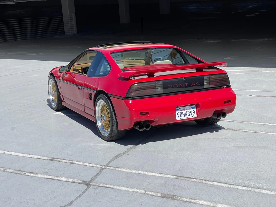 1986 Pontiac Fiero GT - Image 14 of 31