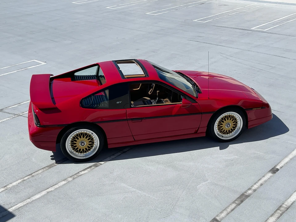 1986 Pontiac Fiero GT - Image 21 of 31
