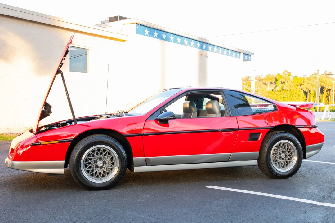 1986 Pontiac Fiero GT - Image 13 of 31
