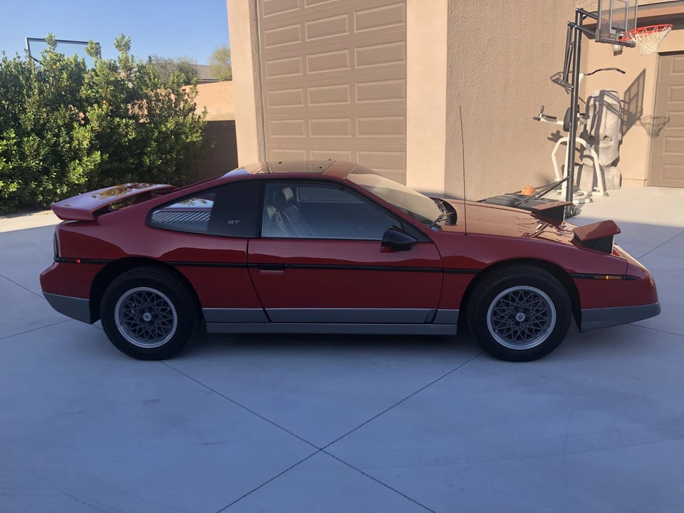 1986 Pontiac Fiero GT - Image 22 of 31