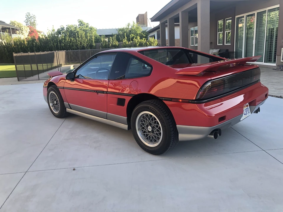 1986 Pontiac Fiero GT - Image 11 of 31