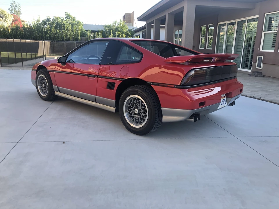 1986 Pontiac Fiero GT - Image 10 of 31