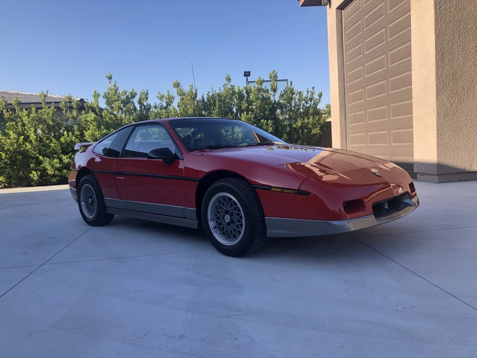 1986 Pontiac Fiero GT - Image 2 of 31