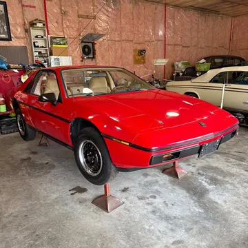 1986 Pontiac Fiero 2M4