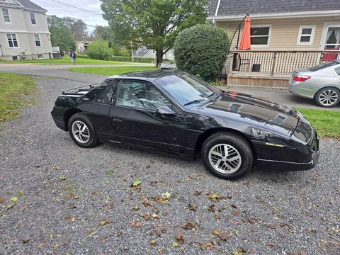 1986 Pontiac Fiero SE