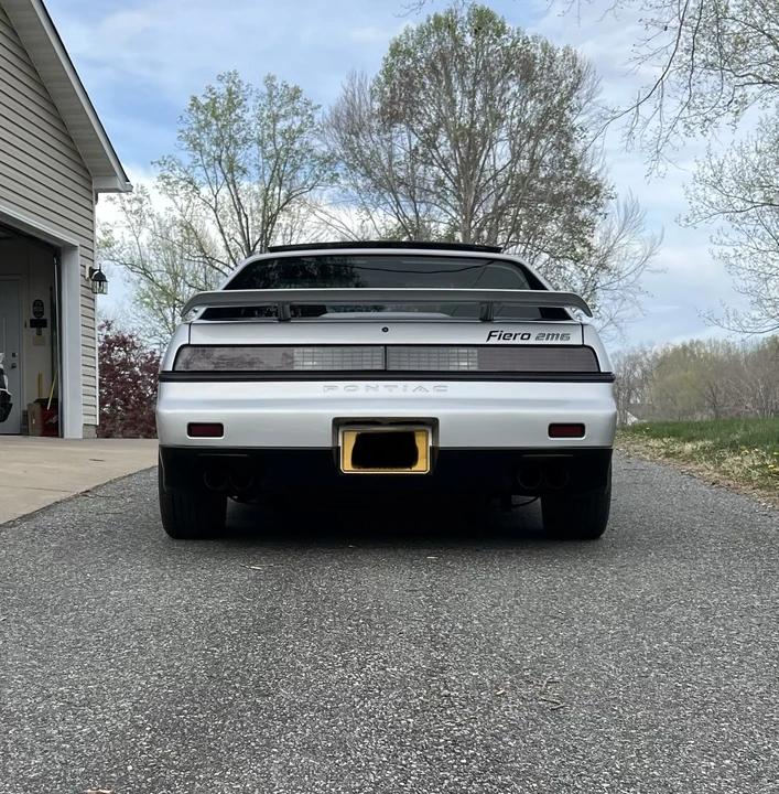 1986 Pontiac Fiero - Image 9 of 14