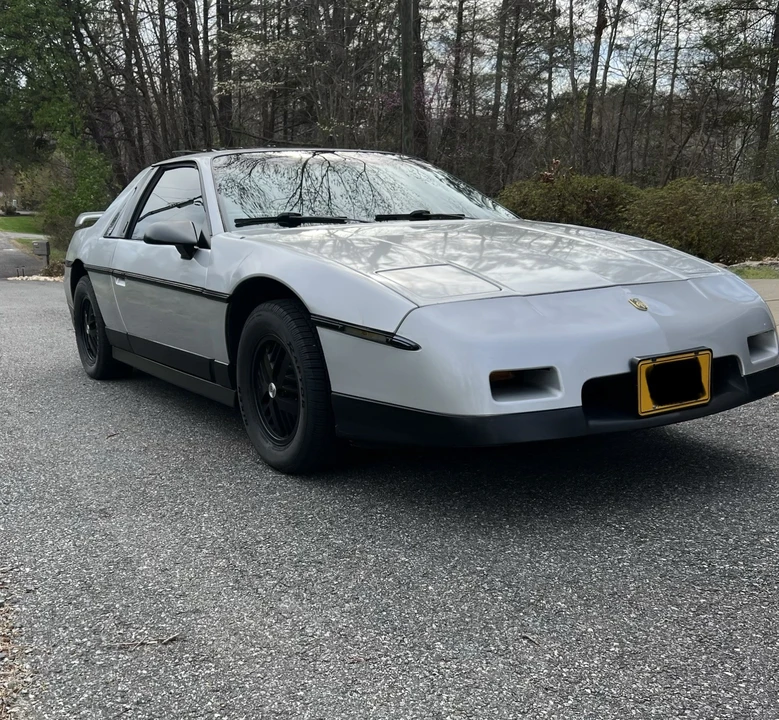 1986 Pontiac Fiero - Image 8 of 14