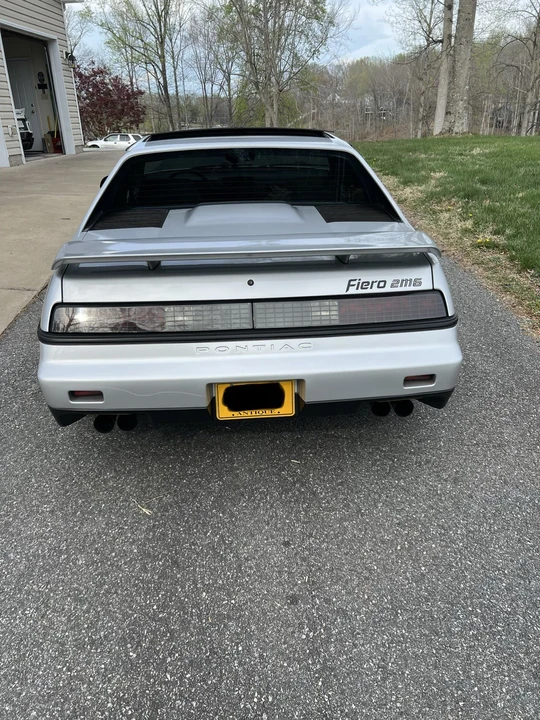 1986 Pontiac Fiero - Image 3 of 14