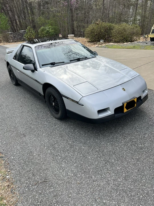 1986 Pontiac Fiero - Image 6 of 14